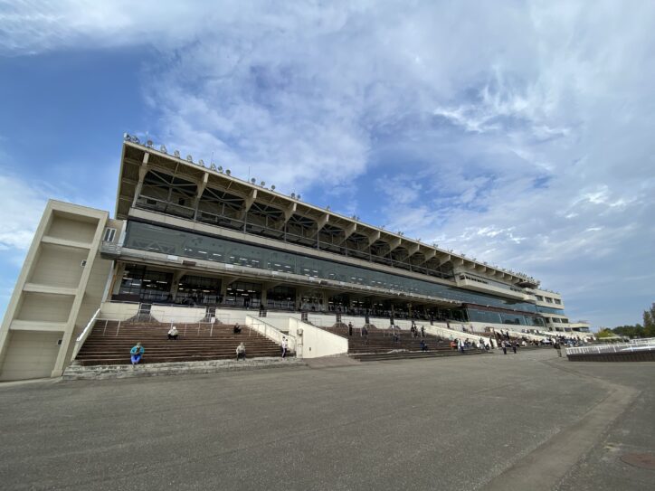 金沢競馬場のスタンド
