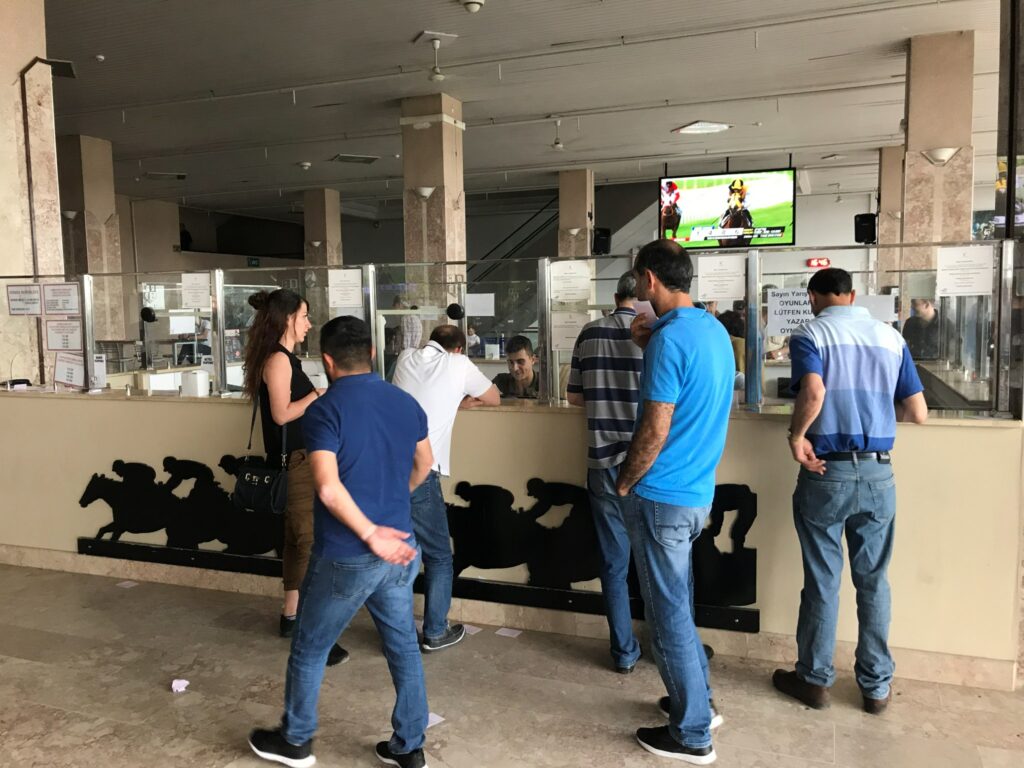 アンカラ競馬場の馬券売り場