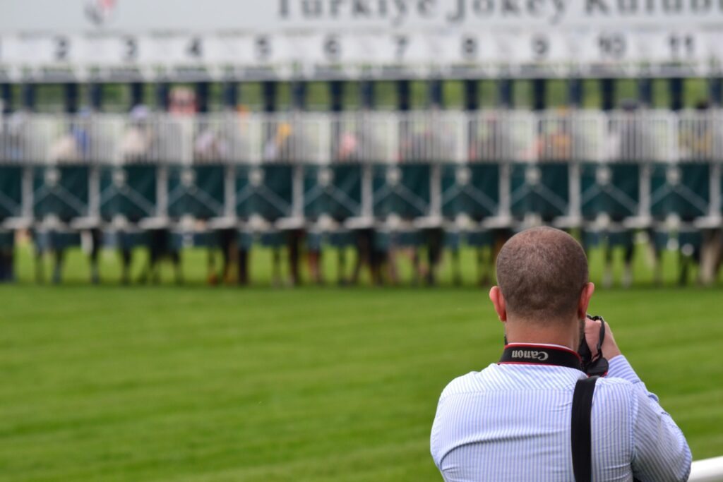 スタンド前から発走するGⅠ