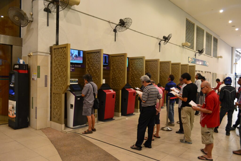 クランジ競馬場のマークカード2種類