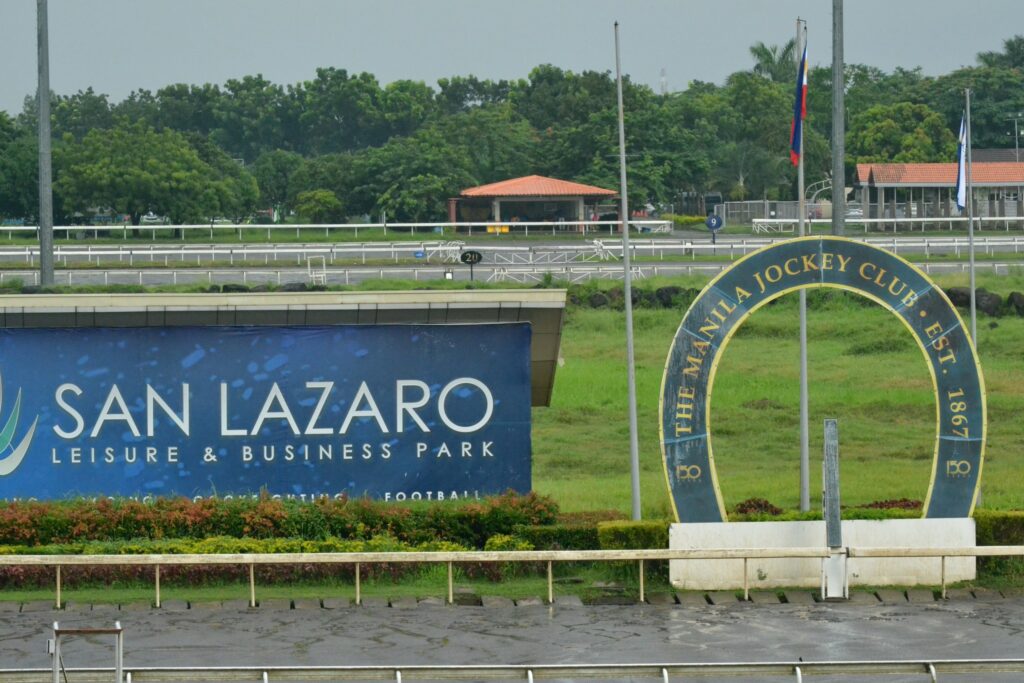 サンラザロ競馬場のダートコース