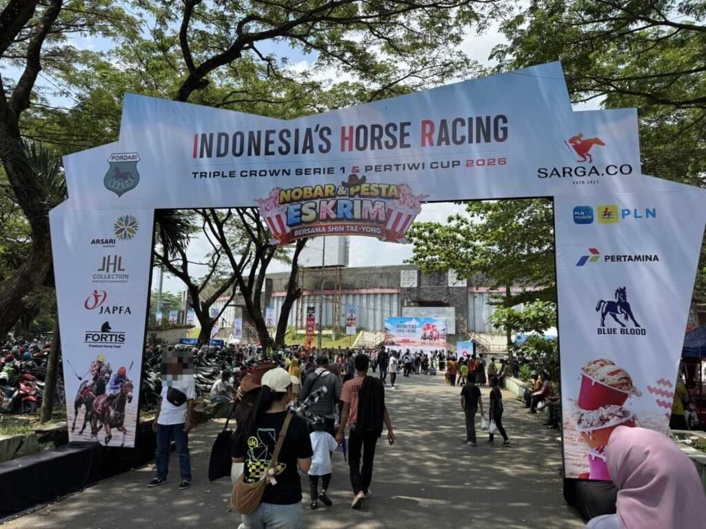 Indonesia's Horse Racing の入場ゲート